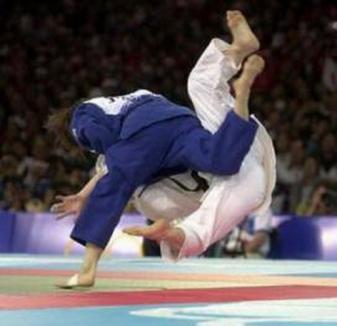 Patru clasări pe podium pentru orădeni la Campionatul Naţional de judo echipe tineret şi Ne waza